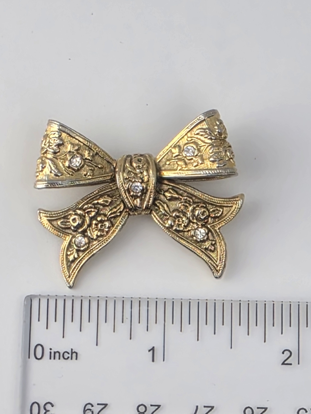 1928 Gold-Tone Bow Brooch with Clear Rhinestones - Picture 2 of 3